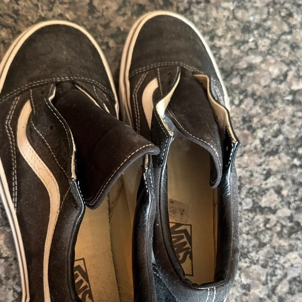 Vans Men's Black and White Sneakers EUC 11